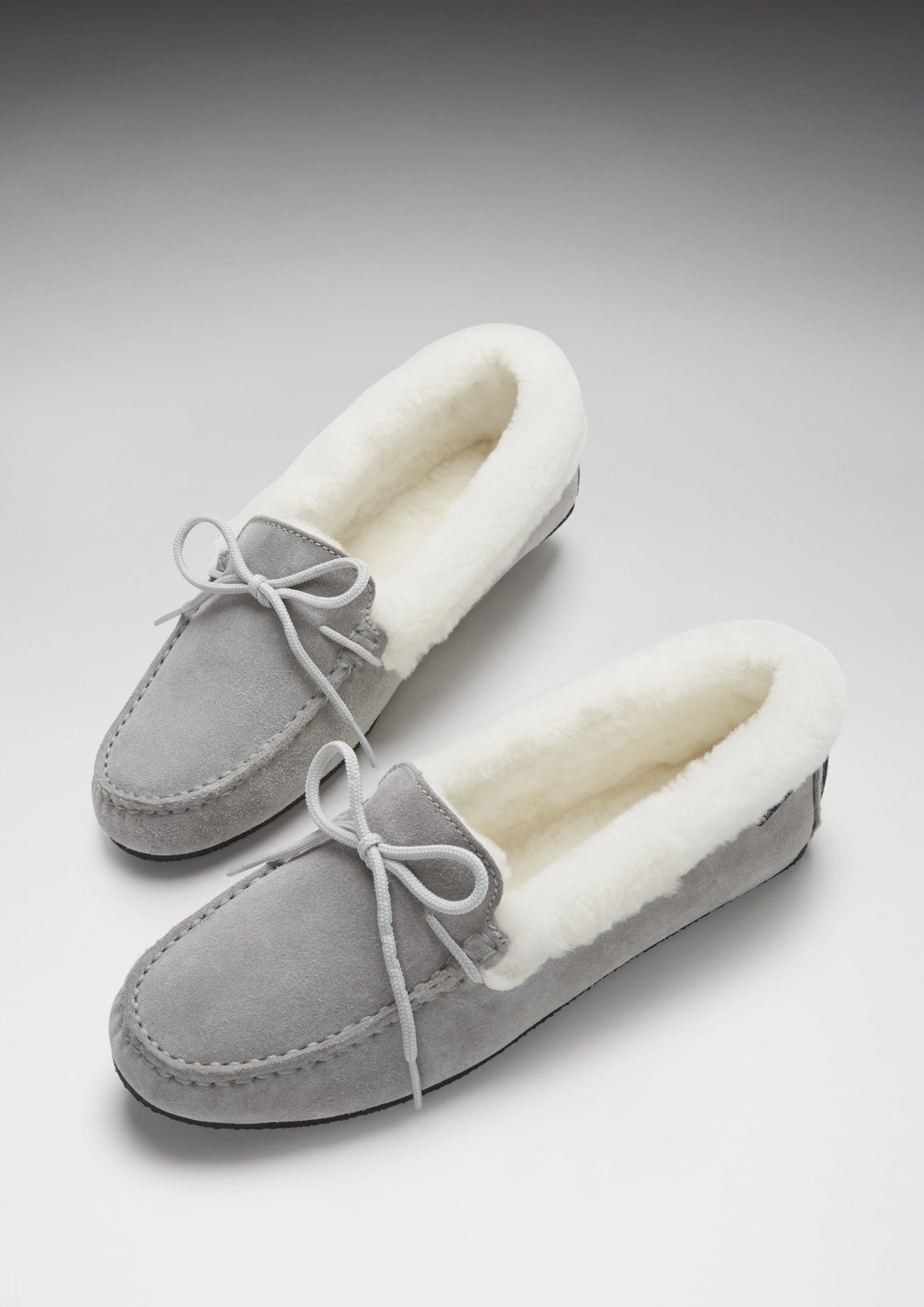 Women's slippers, sheepskin, dove grey suede - Hugs & Co.
