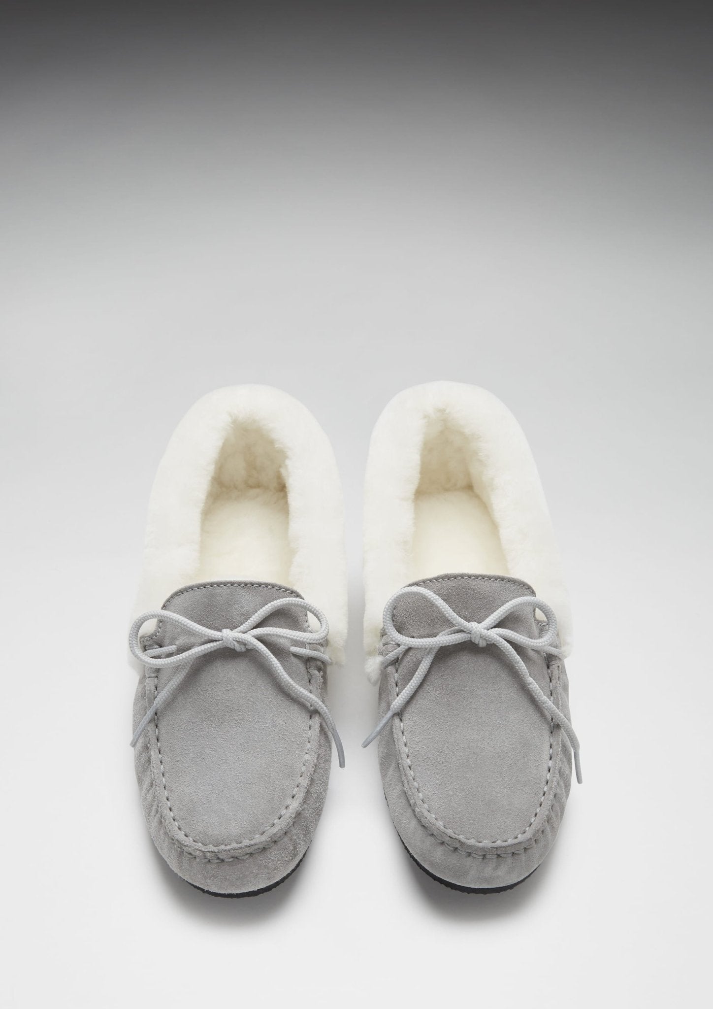 Women's slippers, sheepskin, dove grey suede - Hugs & Co.