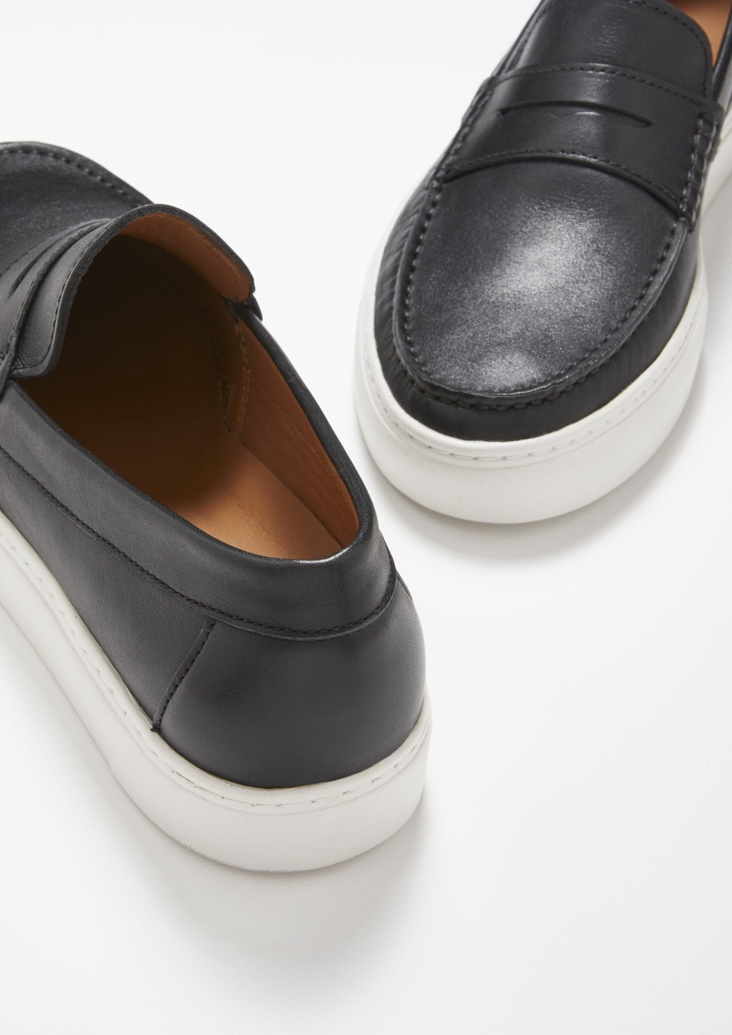 Slip-on Sneaker Loafers, black leather - Hugs & Co.