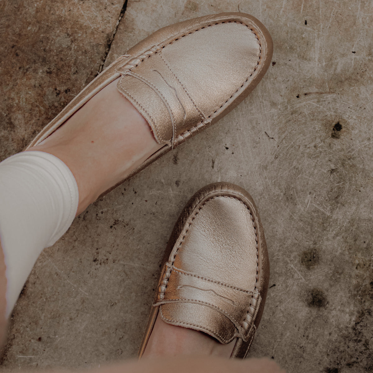 Hugs & Co. gold woman's shoes