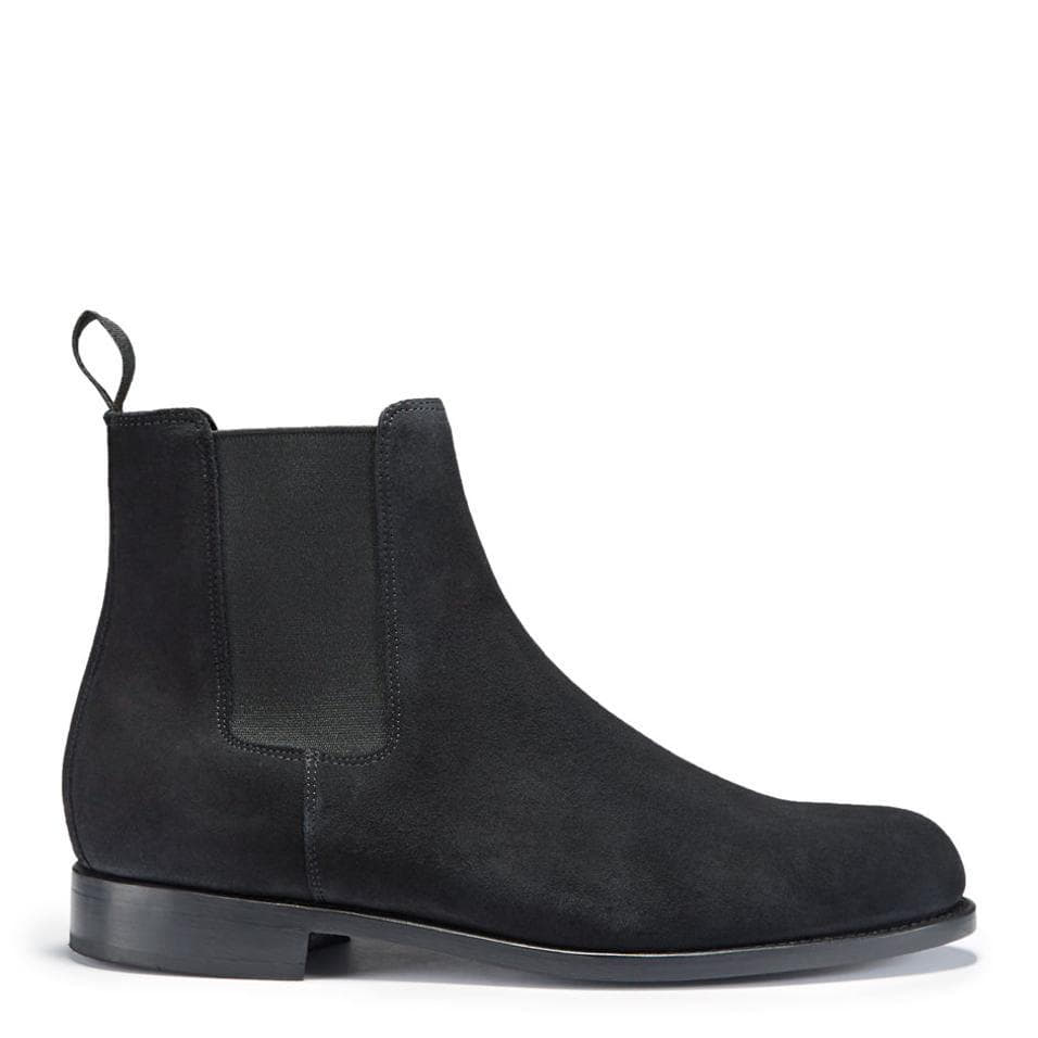 Bottines Chelsea en daim noir, semelle en cuir cousue