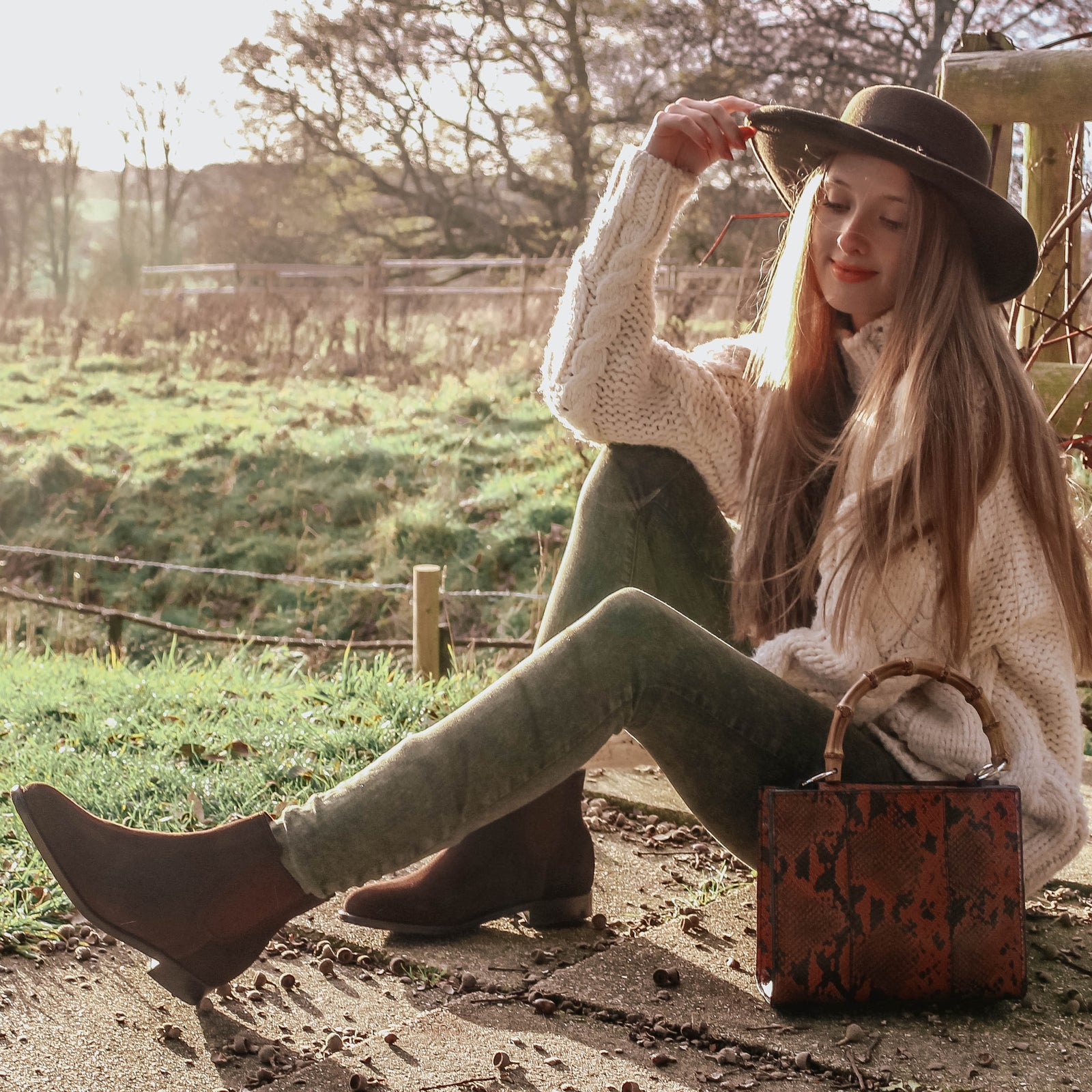 Hugs & Co. women's chelsea boots