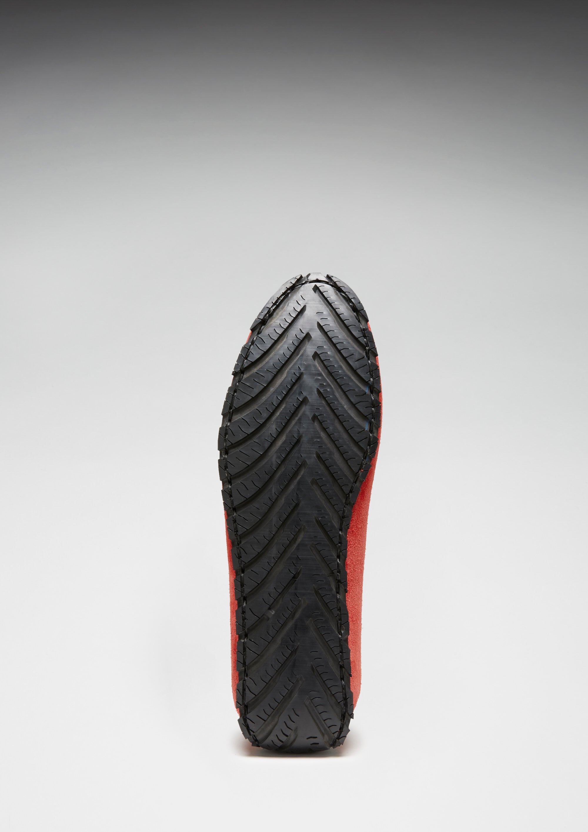 Fahrende Loafer mit Reifensohle und Schnürung, rotes Wildleder