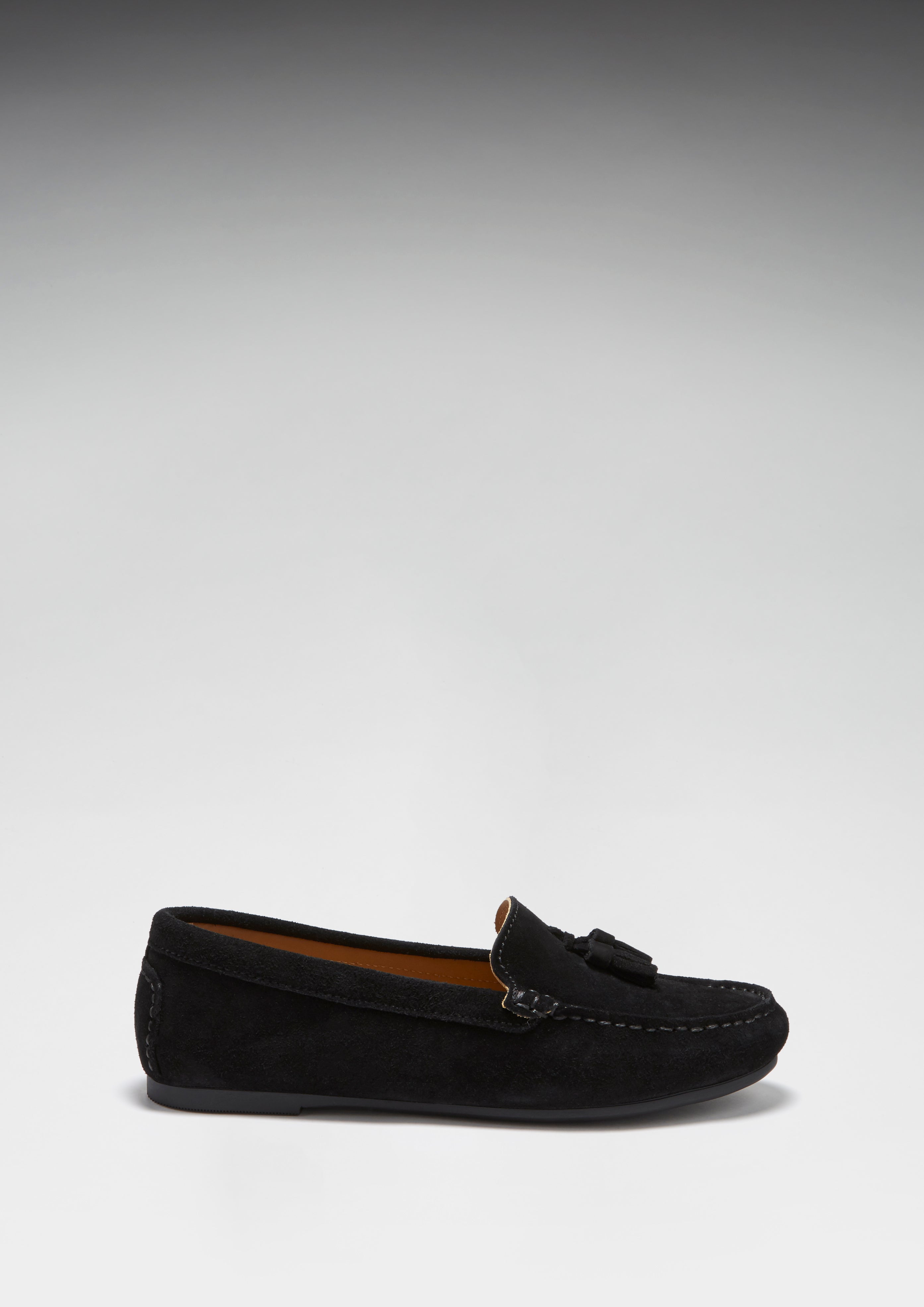 Black driving clearance moccasins