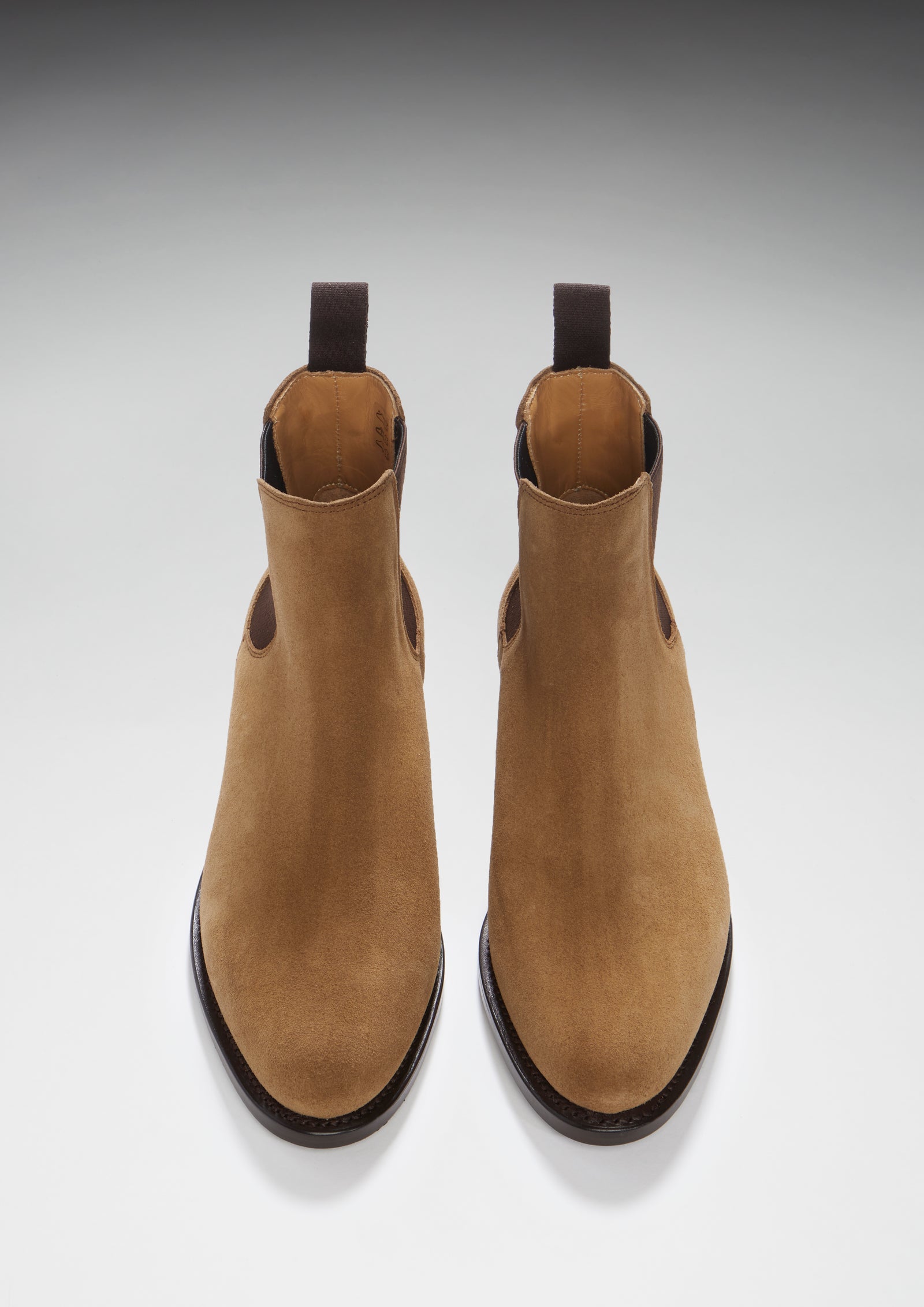 Damen Chelsea Stiefel aus tabakfarbenem Wildleder rahmengenahte Leder Hugs Co